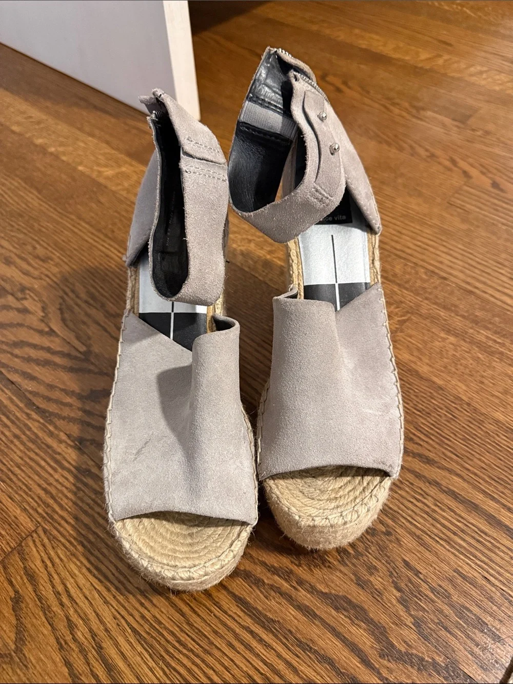 Dolce Vita stylish taupe